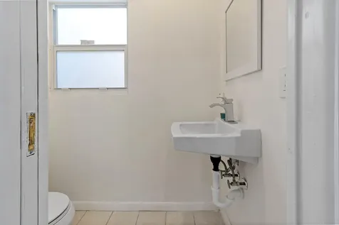 224 10th Street West Palm Beach FL 33401