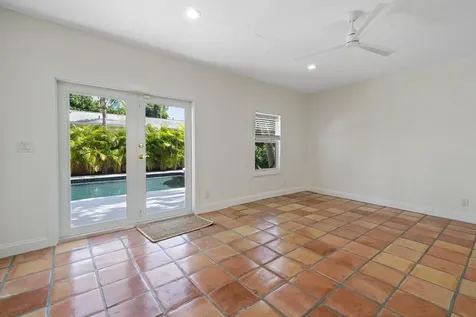 224 10th Street West Palm Beach FL 33401