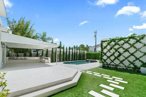 224 10th Street West Palm Beach FL 33401
