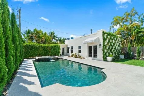 224 10th Street West Palm Beach FL 33401