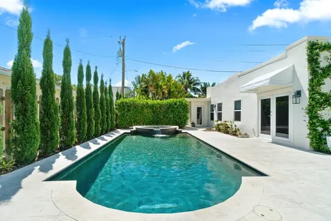 224 10th Street West Palm Beach FL 33401