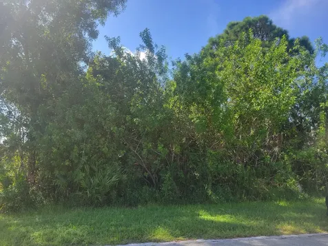 474 SW Kaabe Avenue Port Saint Lucie FL 34953