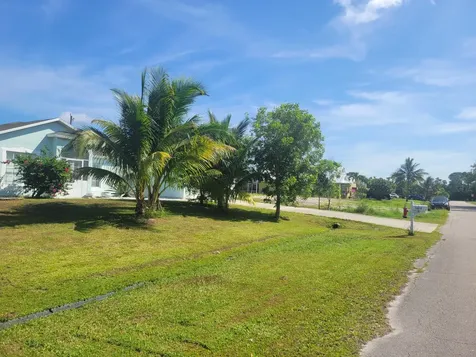 474 SW Kaabe Avenue Port Saint Lucie FL 34953