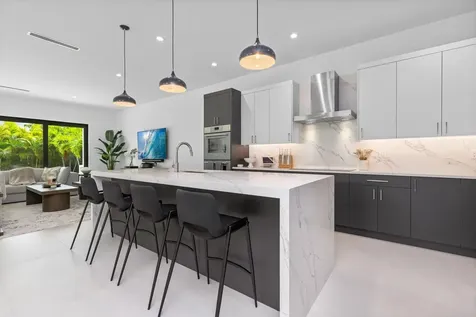 698 Jeffery Street Boca Raton FL 33487