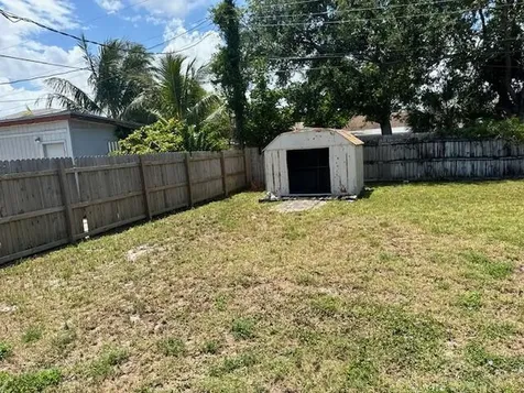 5707 Briarwood Street Mangonia Park FL 33407