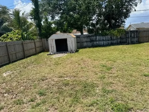 5707 Briarwood Street Mangonia Park FL 33407