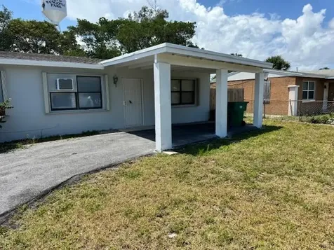 5707 Briarwood Street Mangonia Park FL 33407