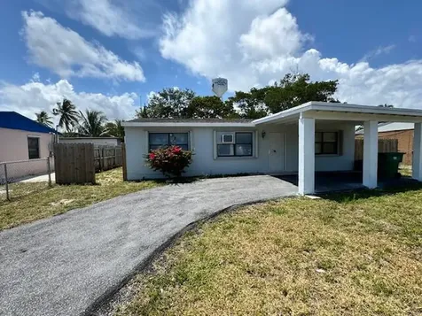 5707 Briarwood Street Mangonia Park FL 33407