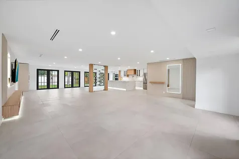 391 W Riverside Drive Tequesta FL 33469