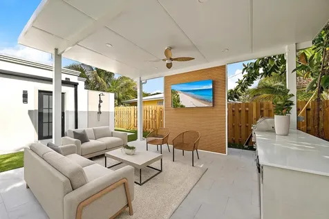 391 W Riverside Drive Tequesta FL 33469