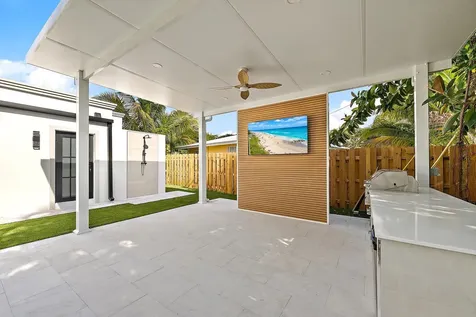 391 W Riverside Drive Tequesta FL 33469