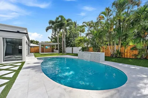 391 W Riverside Drive Tequesta FL 33469