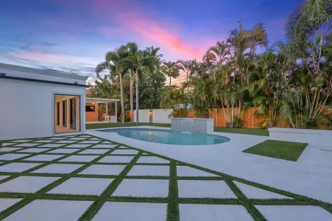 391 W Riverside Drive Tequesta FL 33469