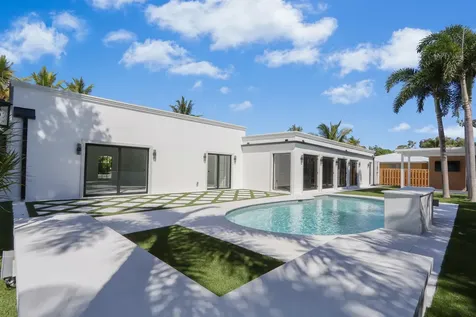 391 W Riverside Drive Tequesta FL 33469
