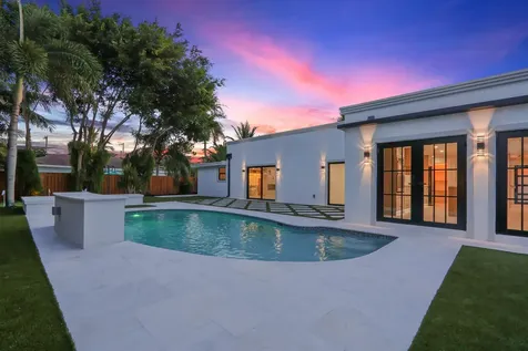 391 W Riverside Drive Tequesta FL 33469