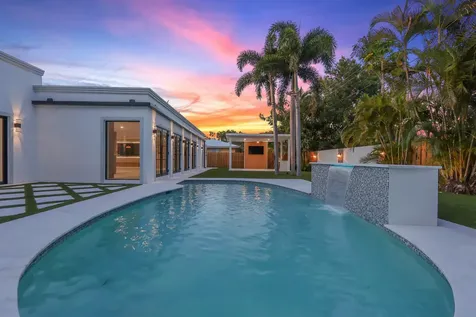 391 W Riverside Drive Tequesta FL 33469