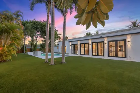 391 W Riverside Drive Tequesta FL 33469