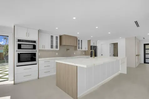 391 W Riverside Drive Tequesta FL 33469