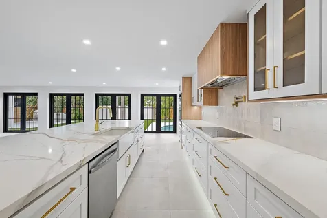 391 W Riverside Drive Tequesta FL 33469