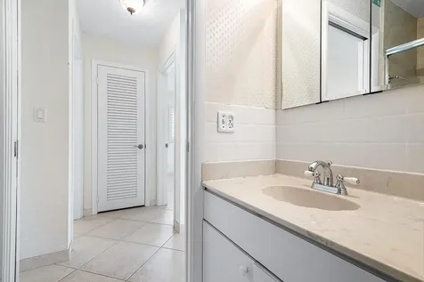 480 Nw 11th Avenue Boca Raton FL 33486