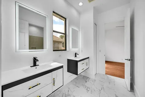 10404 Trianon Place Wellington FL 33449