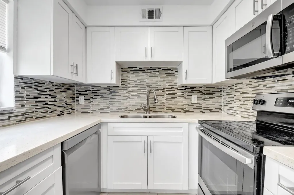 21 Brittany A Court Delray Beach FL 33446