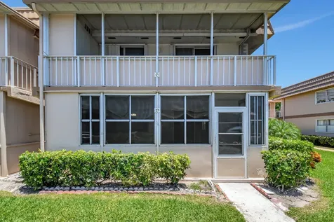 21 Brittany A Court Delray Beach FL 33446