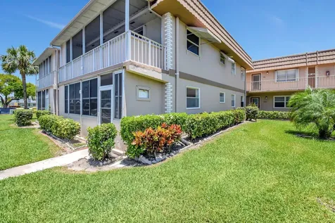 21 Brittany A Court Delray Beach FL 33446