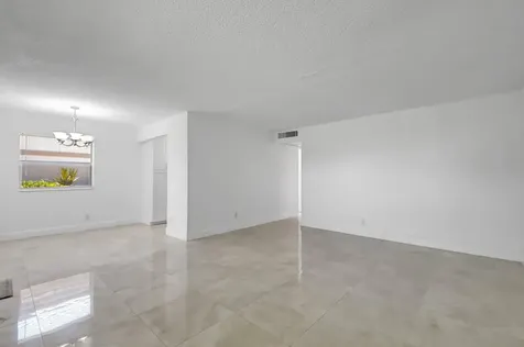 21 Brittany A Court Delray Beach FL 33446
