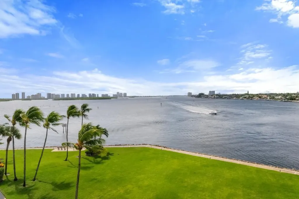 115 Lakeshore Drive North Palm Beach FL 33408