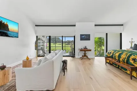 1924 Presidential Way West Palm Beach FL 33401