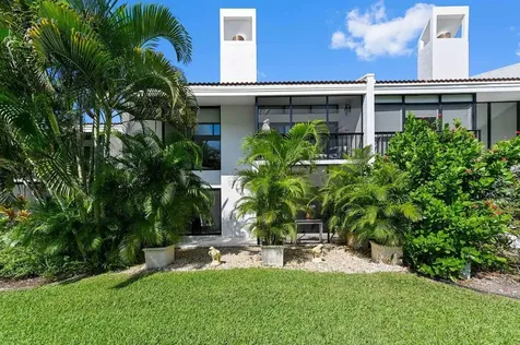 1924 Presidential Way West Palm Beach FL 33401