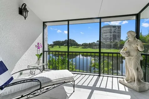 1924 Presidential Way West Palm Beach FL 33401