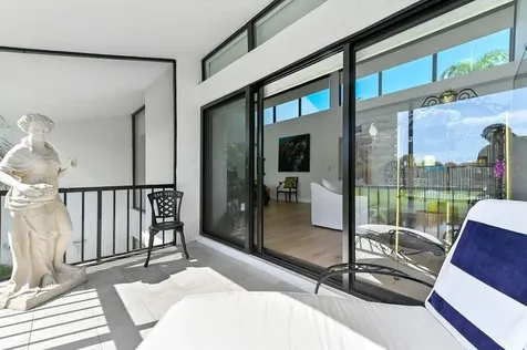 1924 Presidential Way West Palm Beach FL 33401