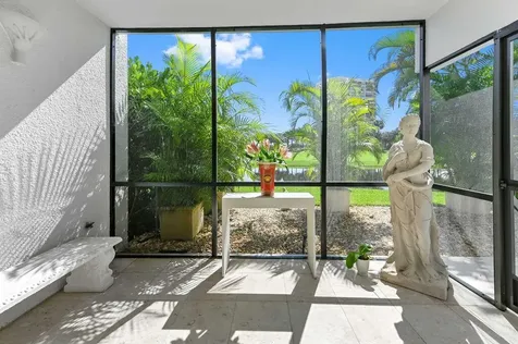 1924 Presidential Way West Palm Beach FL 33401