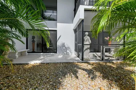 1924 Presidential Way West Palm Beach FL 33401