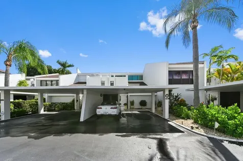 1924 Presidential Way West Palm Beach FL 33401