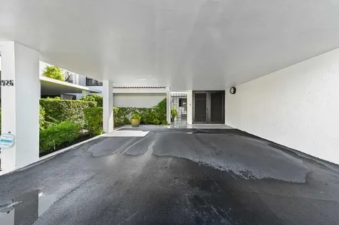 1924 Presidential Way West Palm Beach FL 33401