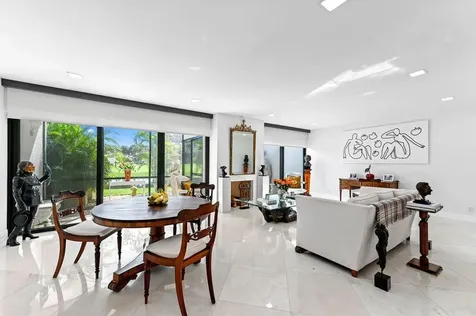 1924 Presidential Way West Palm Beach FL 33401