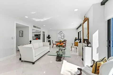 1924 Presidential Way West Palm Beach FL 33401