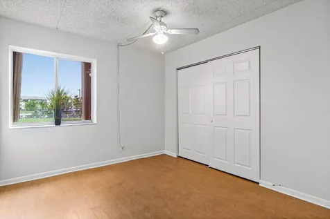 1876 Fairview Villas Drive Palm Springs FL 33406