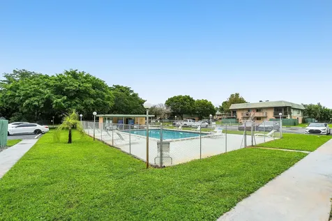 1876 Fairview Villas Drive Palm Springs FL 33406