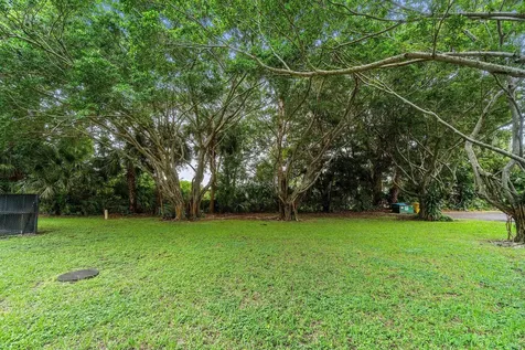 1876 Fairview Villas Drive Palm Springs FL 33406