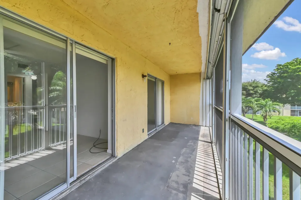 700 Village Green Court Palm Springs FL 33461