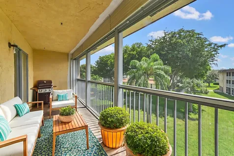 700 Village Green Court Palm Springs FL 33461