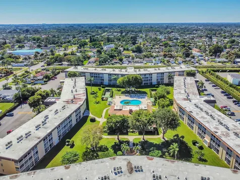 700 Village Green Court Palm Springs FL 33461