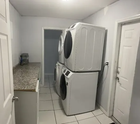 548 NW 2nd Way Deerfield Beach FL 33441