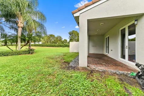 8639 Tally Ho Lane Royal Palm Beach FL 33411