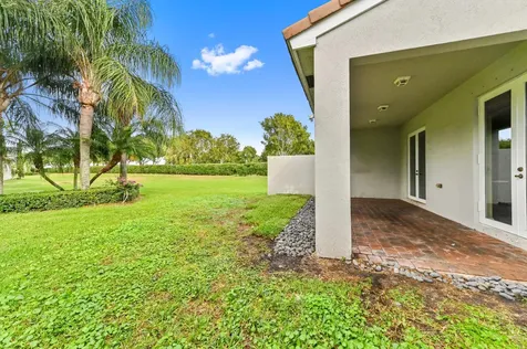 8639 Tally Ho Lane Royal Palm Beach FL 33411