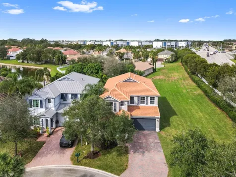 8639 Tally Ho Lane Royal Palm Beach FL 33411
